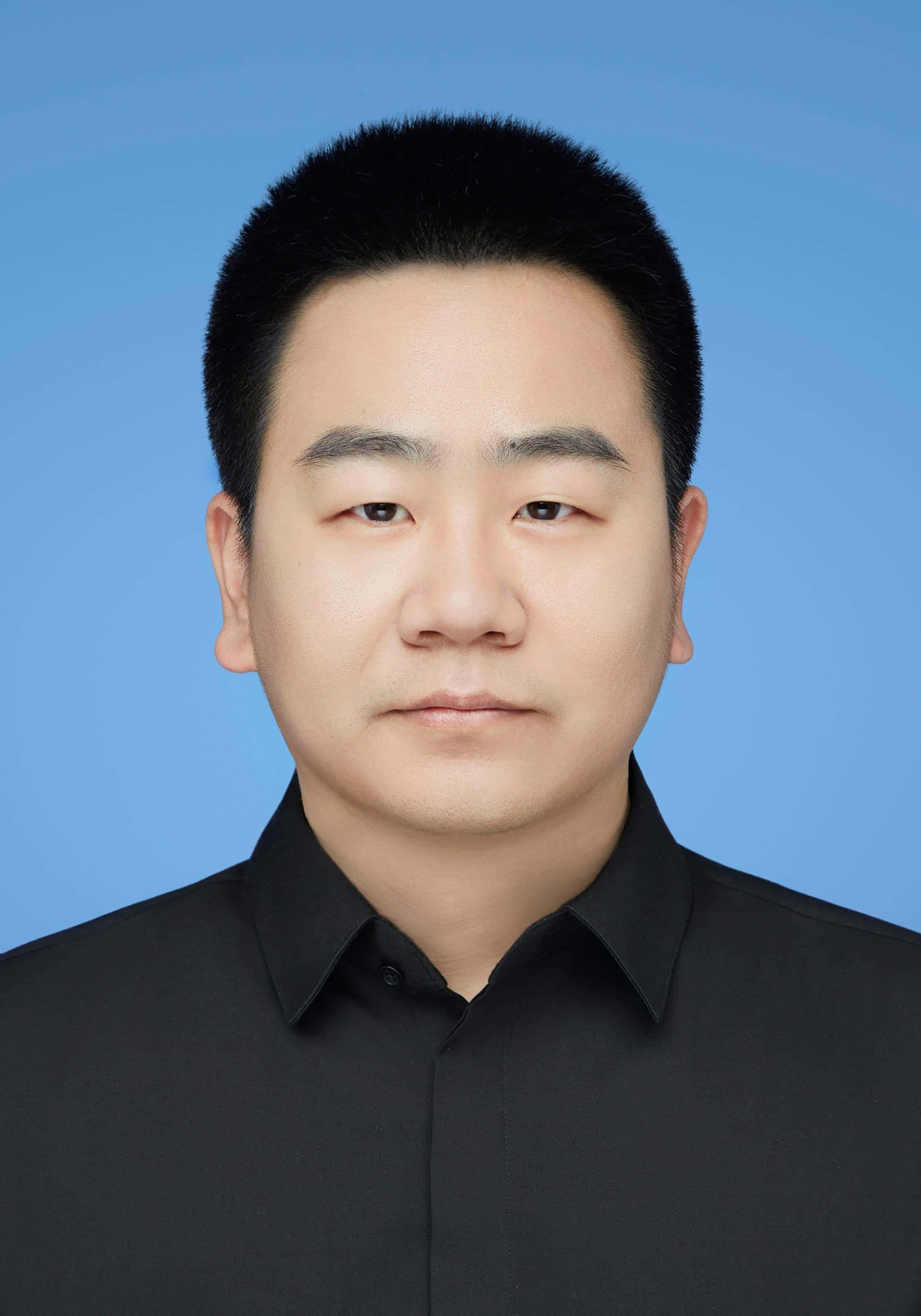 王宏伟.jpg